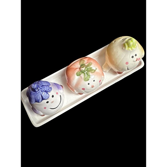 French Vintage Rustic Kitchen Decor Salt and Pepper Shaker, Vegetables - Picture 3 of 3